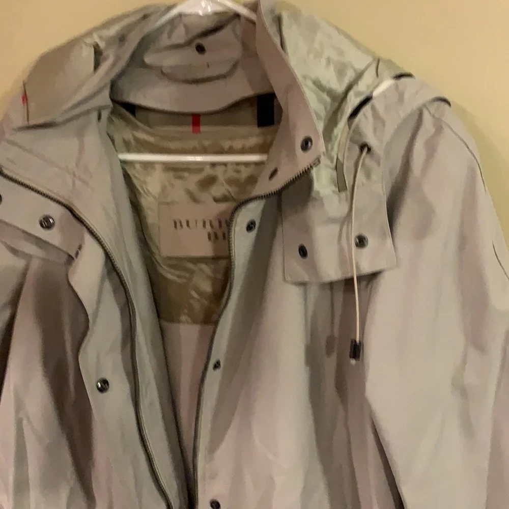 Burberry Light Beige Hooded Trench Coat with Check Cuff Trim - Picture 4 of 11